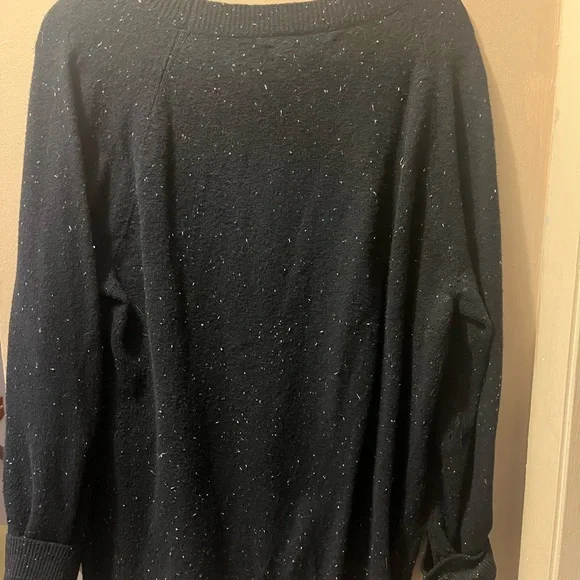 LOFT Blue and White llama ๐ฆ Crew Neck Sweater Casual Knit - XL - Picture 5 of 5